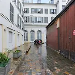 Charming Flat Close To Gare Du Nord At The Heart Of Paris - Welkeys